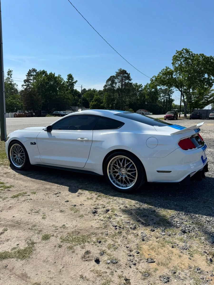 Used 2016 Ford Mustang GT RWD image 6