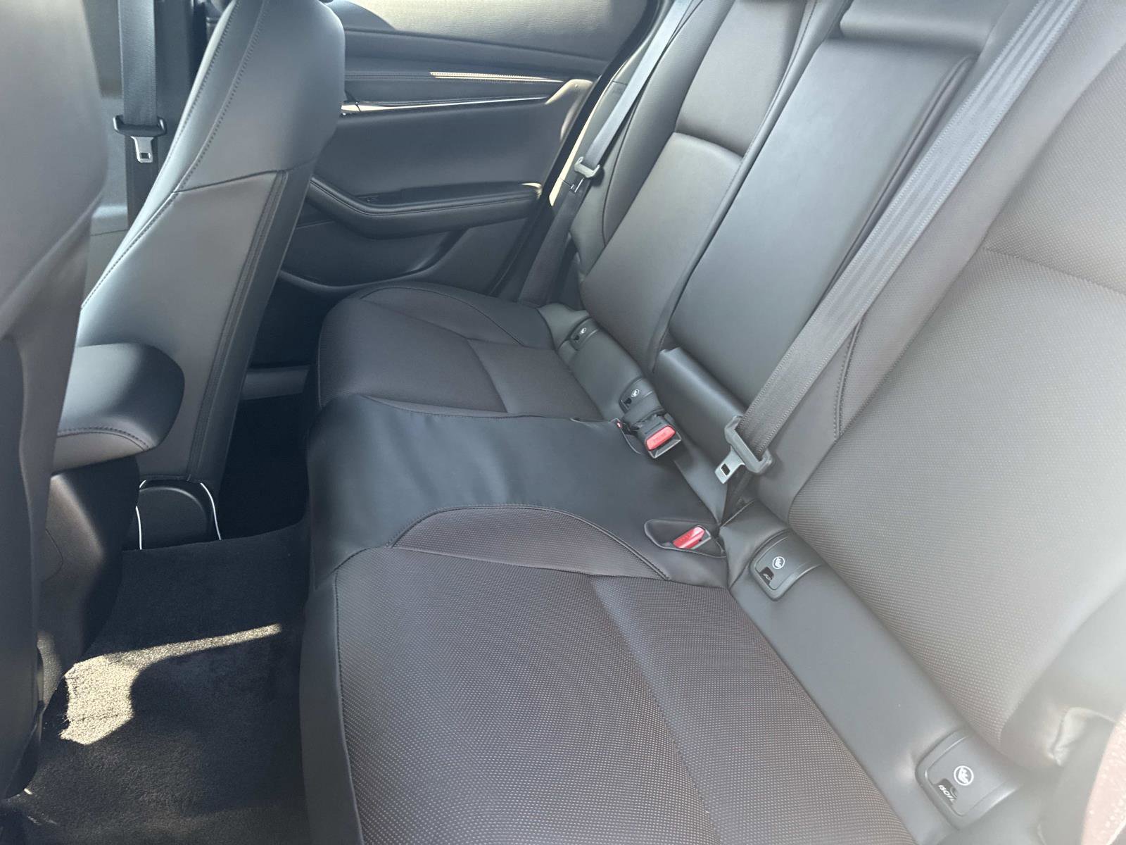 New 2026 MAZDA MAZDA3 Hatchback w/Premium Plus Pkg image 24