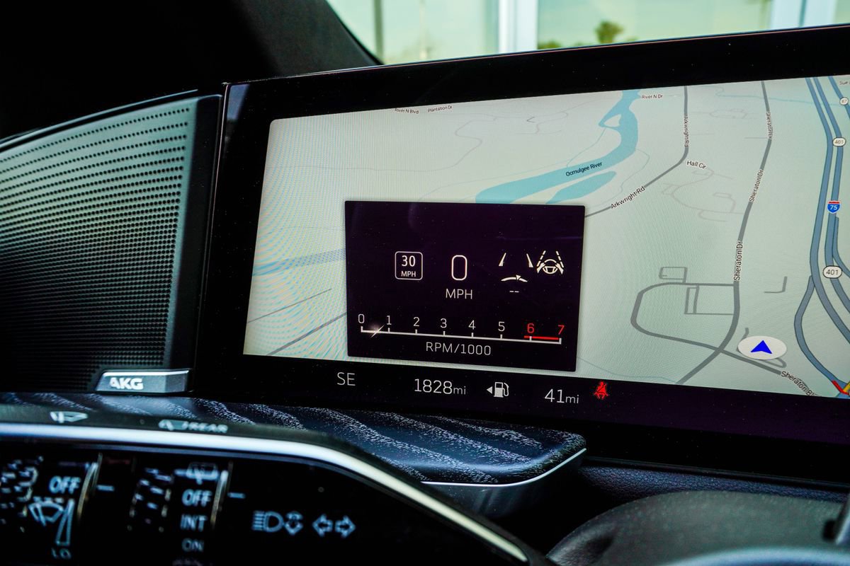 Used 2026 Cadillac Escalade Luxury w/ Touring Package image 34