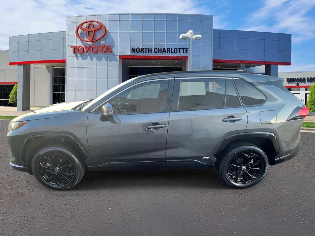 Used 2023 Toyota RAV4 SE w/ Convenience Package image 7