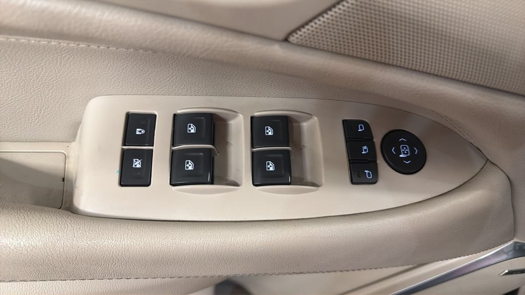 Used 2019 Cadillac Escalade Luxury AWD/4WD image 17