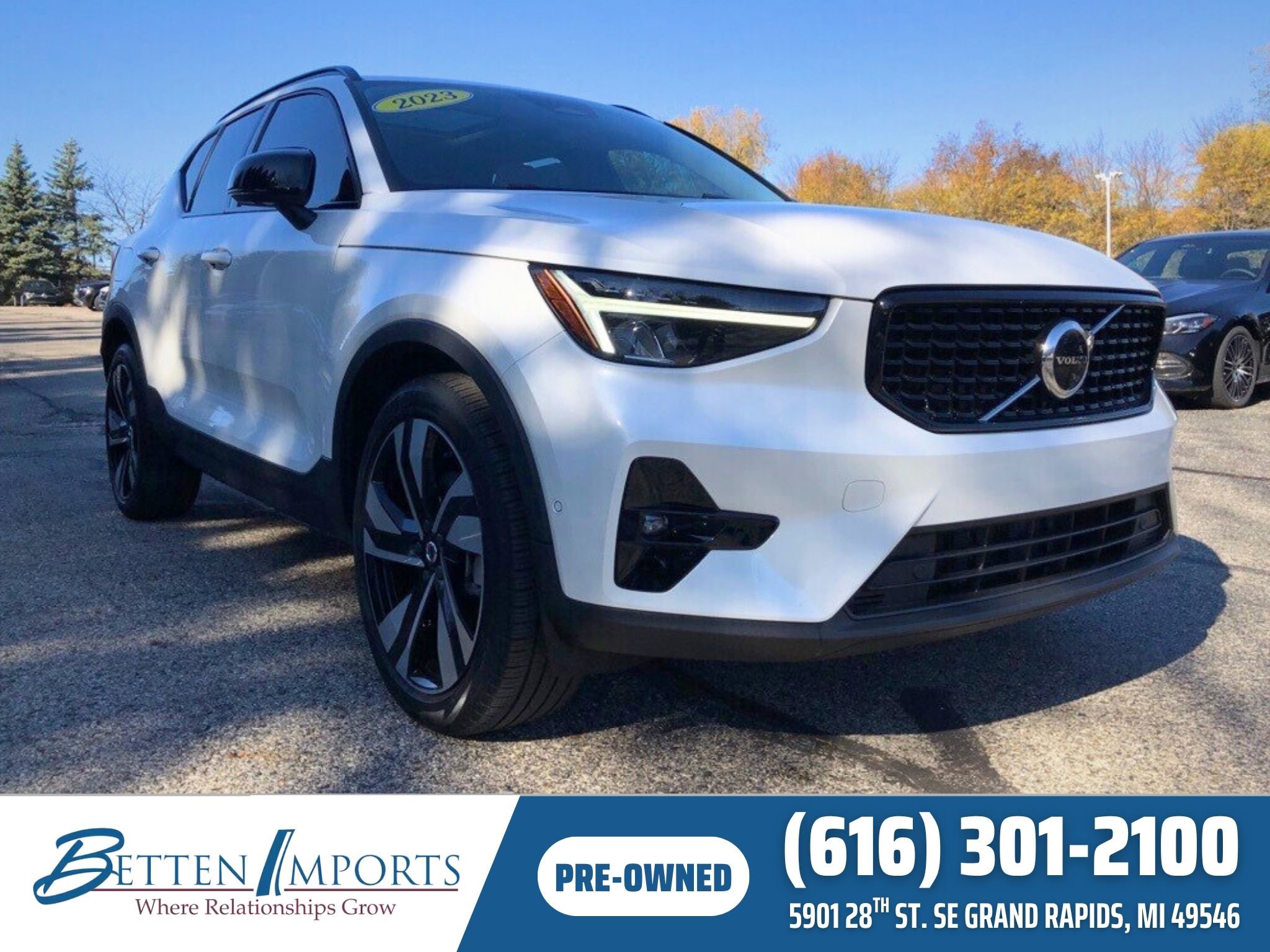 Used 2023 Volvo XC40 B5 Plus w/ Driver Assist Package
