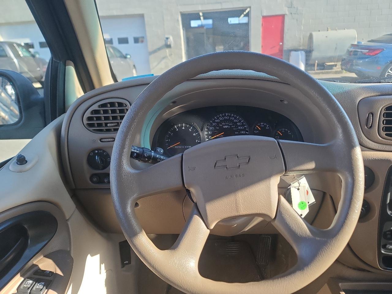 Used 2004 Chevrolet TrailBlazer 4WD w/ LS Preferred Equipment Group image 18