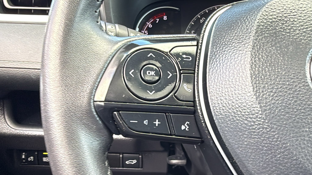 Used 2024 Toyota RAV4 XLE Premium FWD image 32