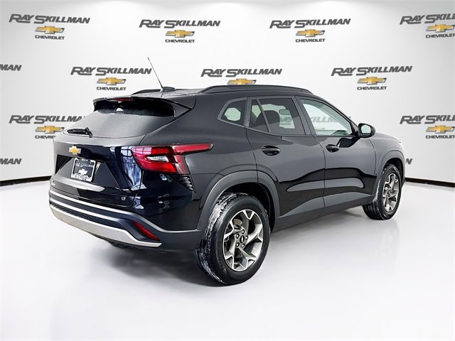 Used 2025 Chevrolet Trax LT w/ LT Convenience Package image 7