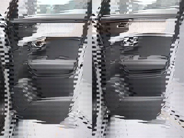 New 2025 Volvo XC90 T8 Ultra w/ Protection Package Premier image 28