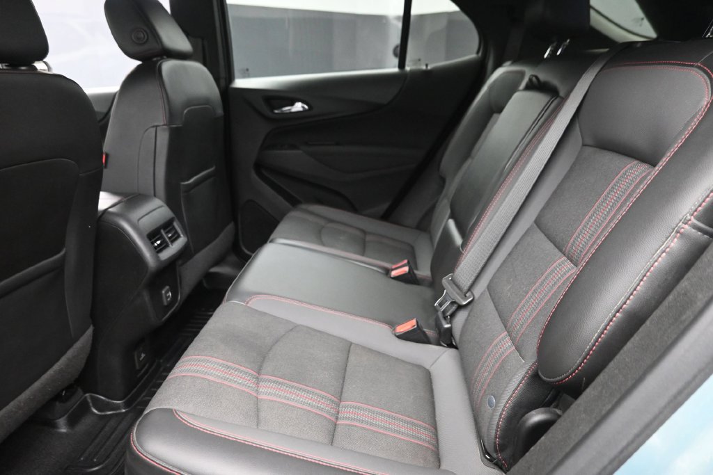 Used 2022 Chevrolet Equinox RS w/ Infotainment Package AWD/4WD image 12