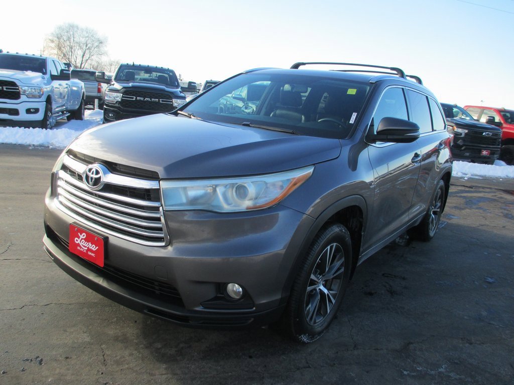 Used 2016 Toyota Highlander XLE image 9