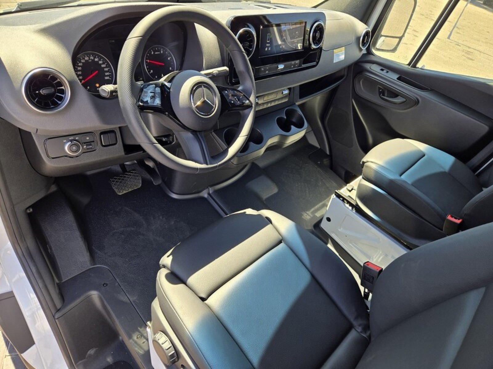 New 2025 Mercedes-Benz Sprinter 2500 image 12
