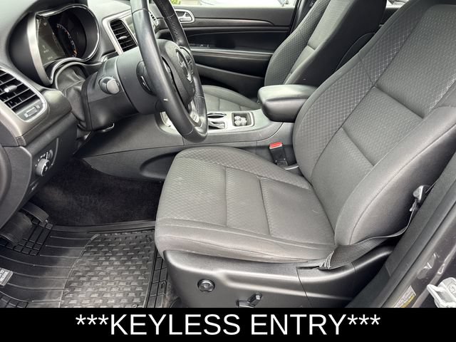 Used 2018 Jeep Grand Cherokee Laredo AWD/4WD image 10