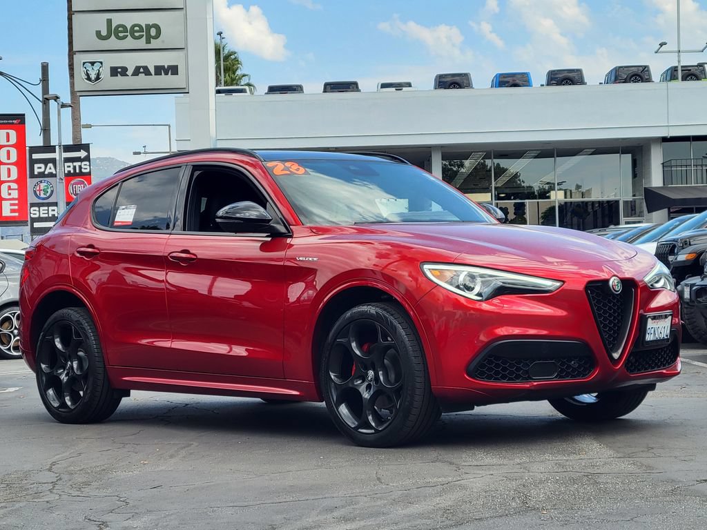 Used 2023 Alfa Romeo Stelvio Veloce AWD/4WD image 36