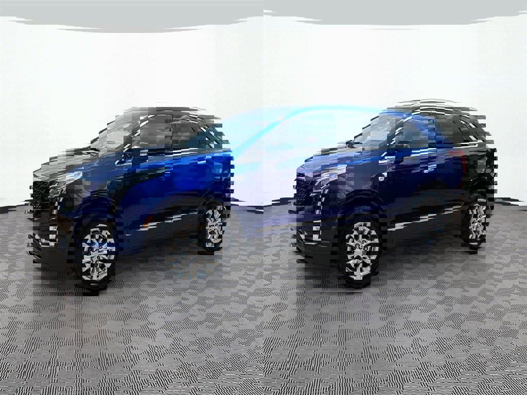 New 2025 Cadillac XT5 Luxury image 3