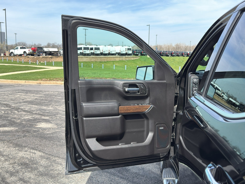 Used 2020 Chevrolet Silverado 1500 High Country AWD/4WD image 13