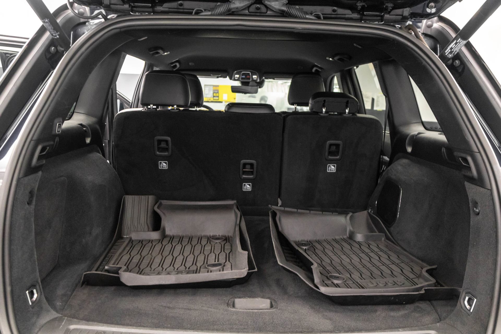 Used 2022 Jeep Grand Cherokee Trailhawk w/ Advanced Protech Group II image 35