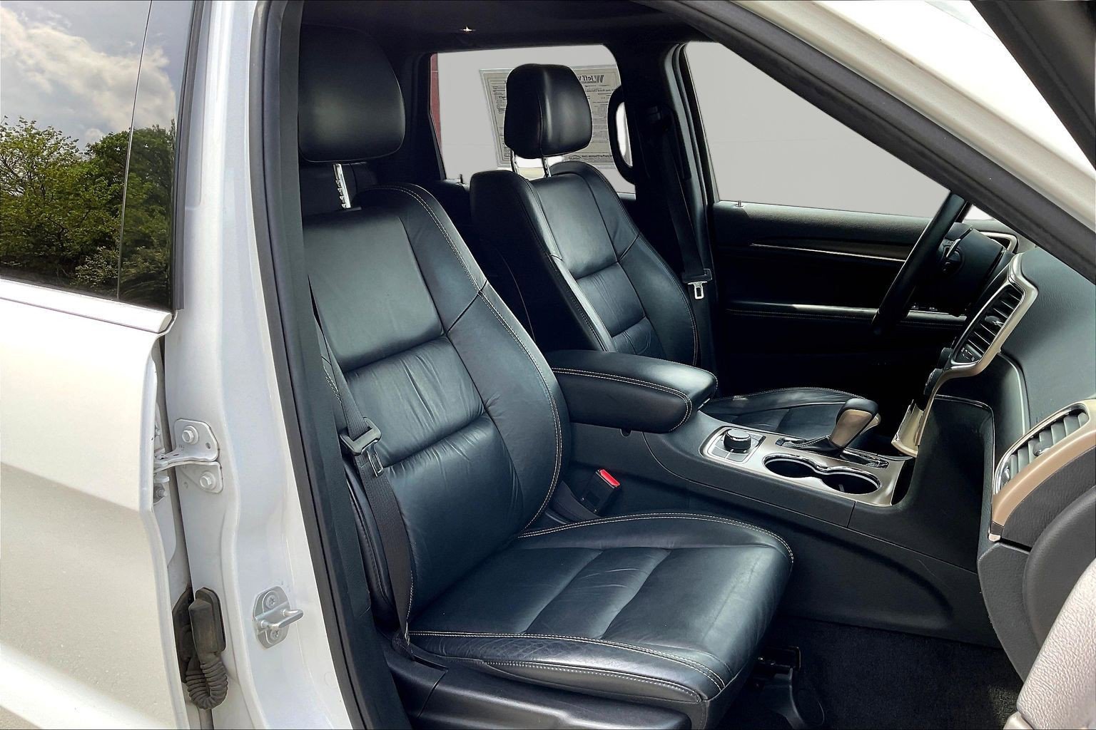 Used 2016 Jeep Grand Cherokee Limited AWD/4WD image 28