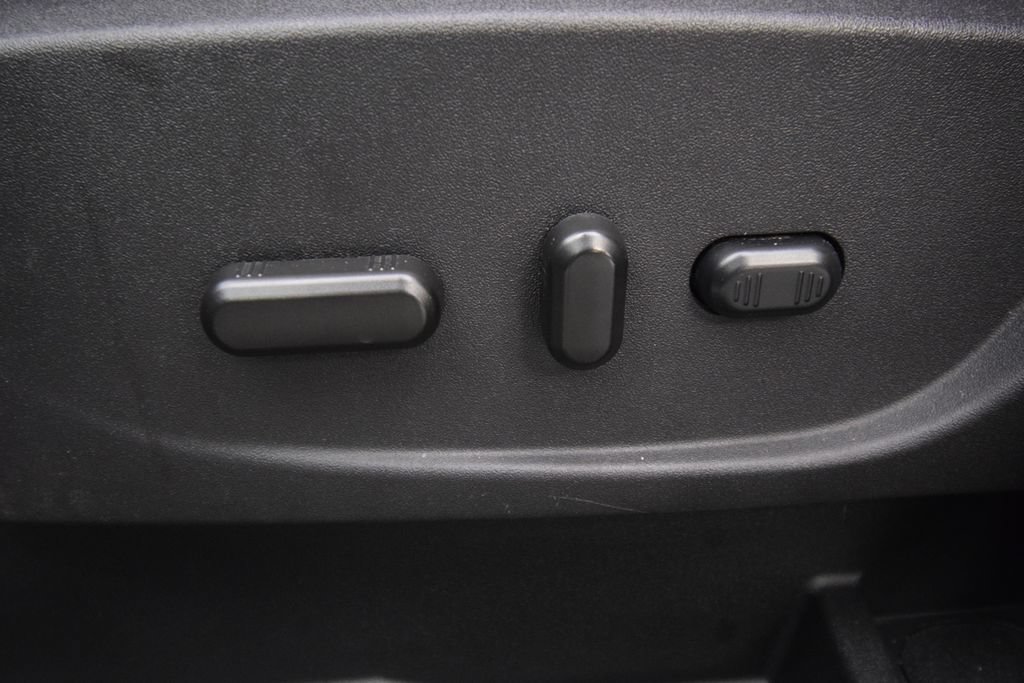 Used 2018 Ford Escape SE w/ SE Sport Appearance Package FWD image 21