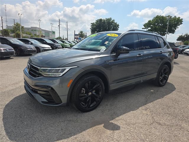 Used 2024 Volkswagen Tiguan SE R-Line FWD image 8
