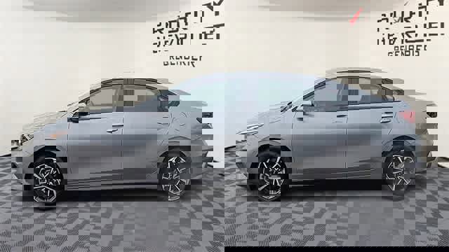 Used 2024 Kia Forte LXS image 5