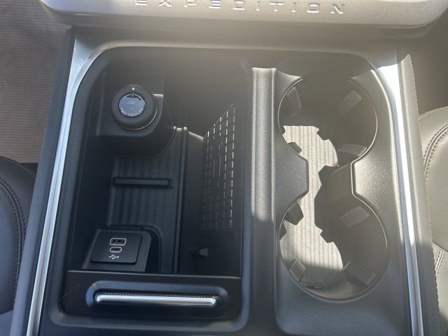 New 2025 Ford Expedition Max Active image 15