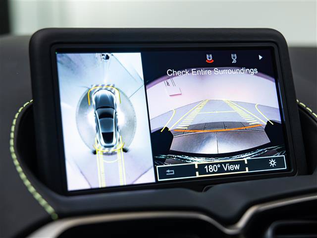 Used 2023 Aston Martin V8 Vantage Coupe RWD image 34