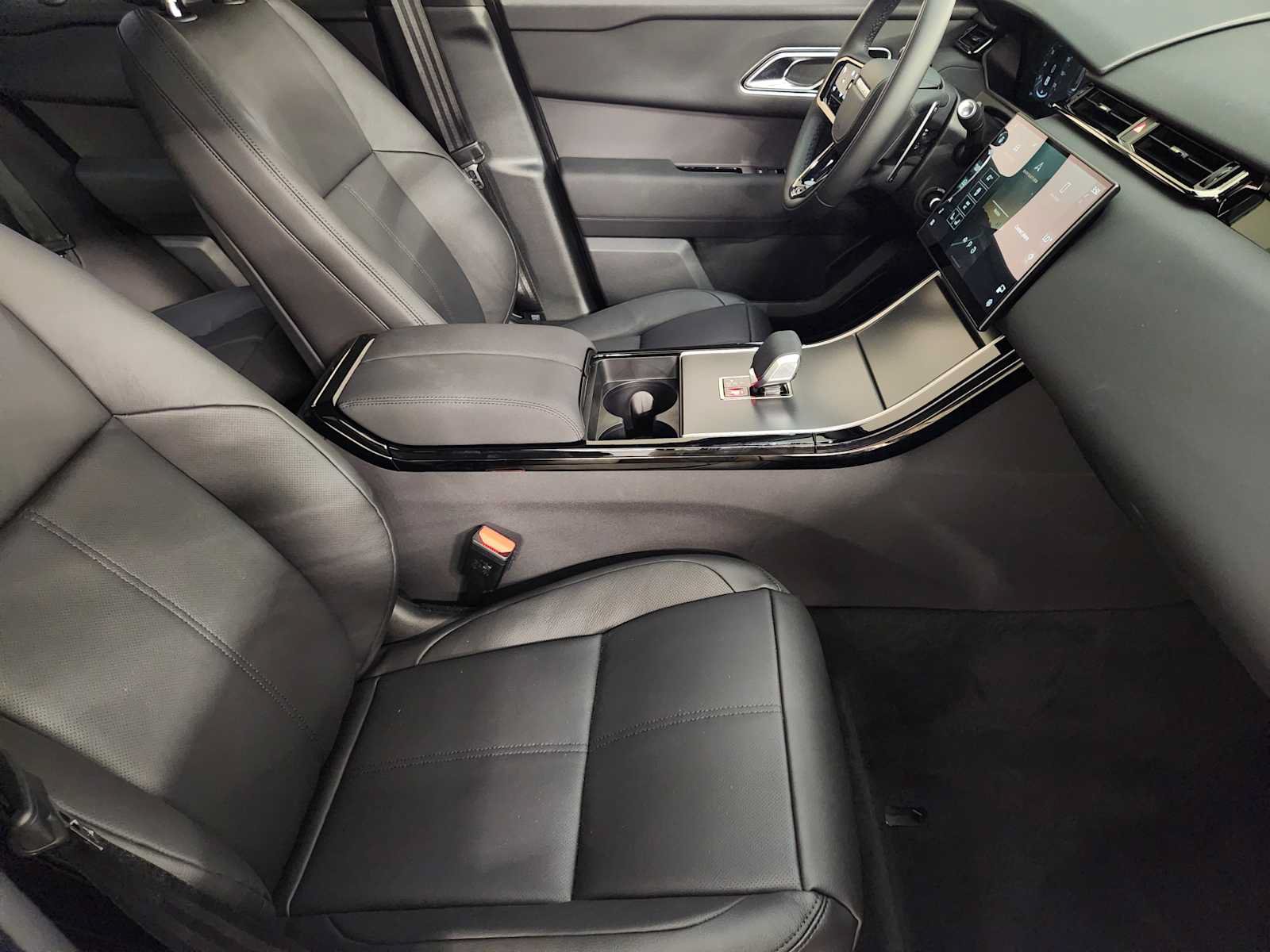Used 2026 Land Rover Range Rover Velar S AWD/4WD image 3