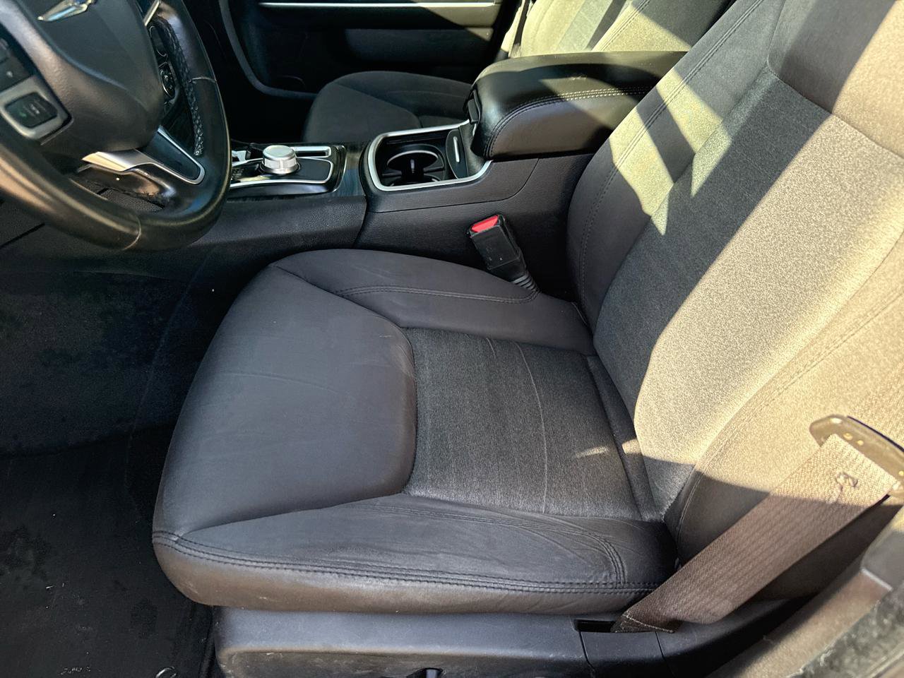 Used 2021 Chrysler 300 Touring w/ Sport Appearance Package image 10