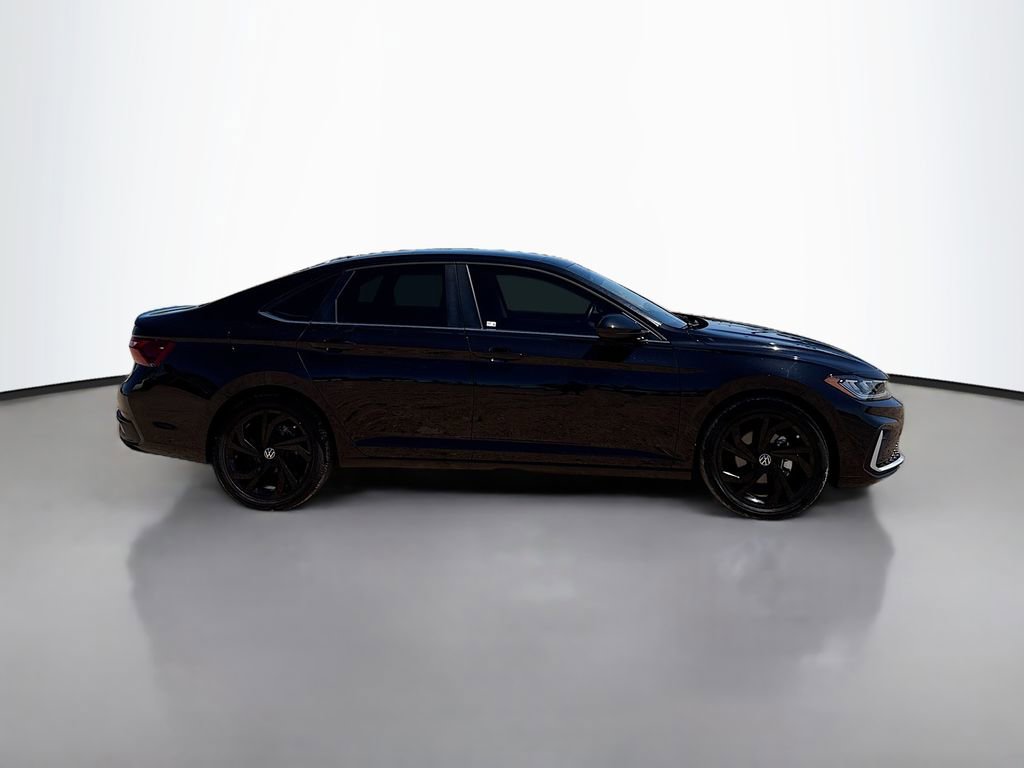 Used 2025 Volkswagen Jetta SE FWD image 8