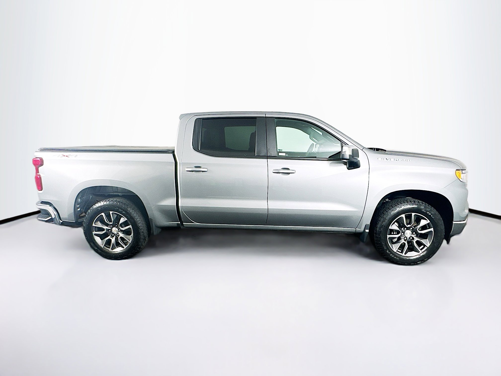 Used 2023 Chevrolet Silverado 1500 LT AWD/4WD image 10