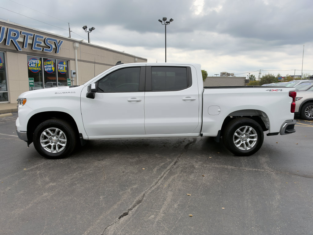 Used 2024 Chevrolet Silverado 1500 LT AWD/4WD image 3