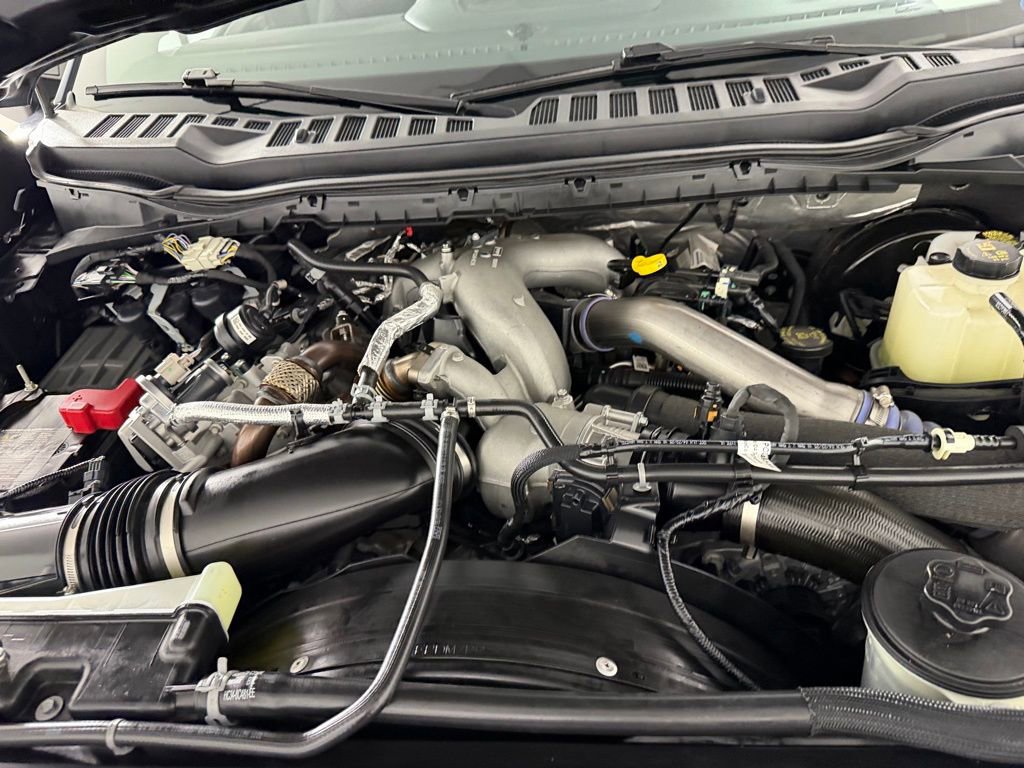Used 2025 Ford F250 Lariat image 32