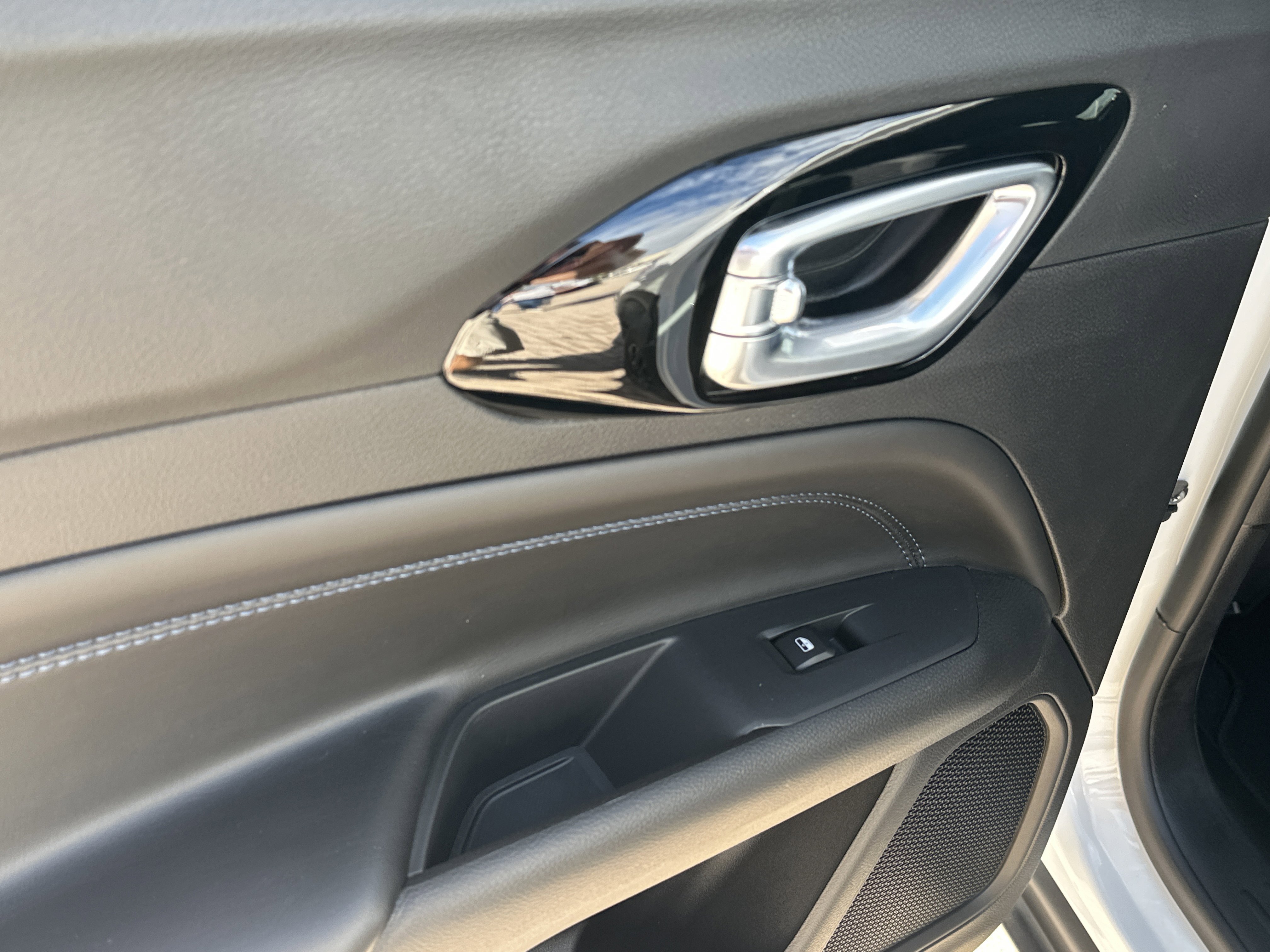 New 2026 Jeep Compass Latitude image 12