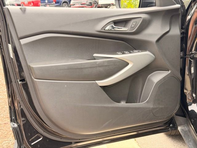 Used 2025 Chevrolet Trax LS FWD image 18