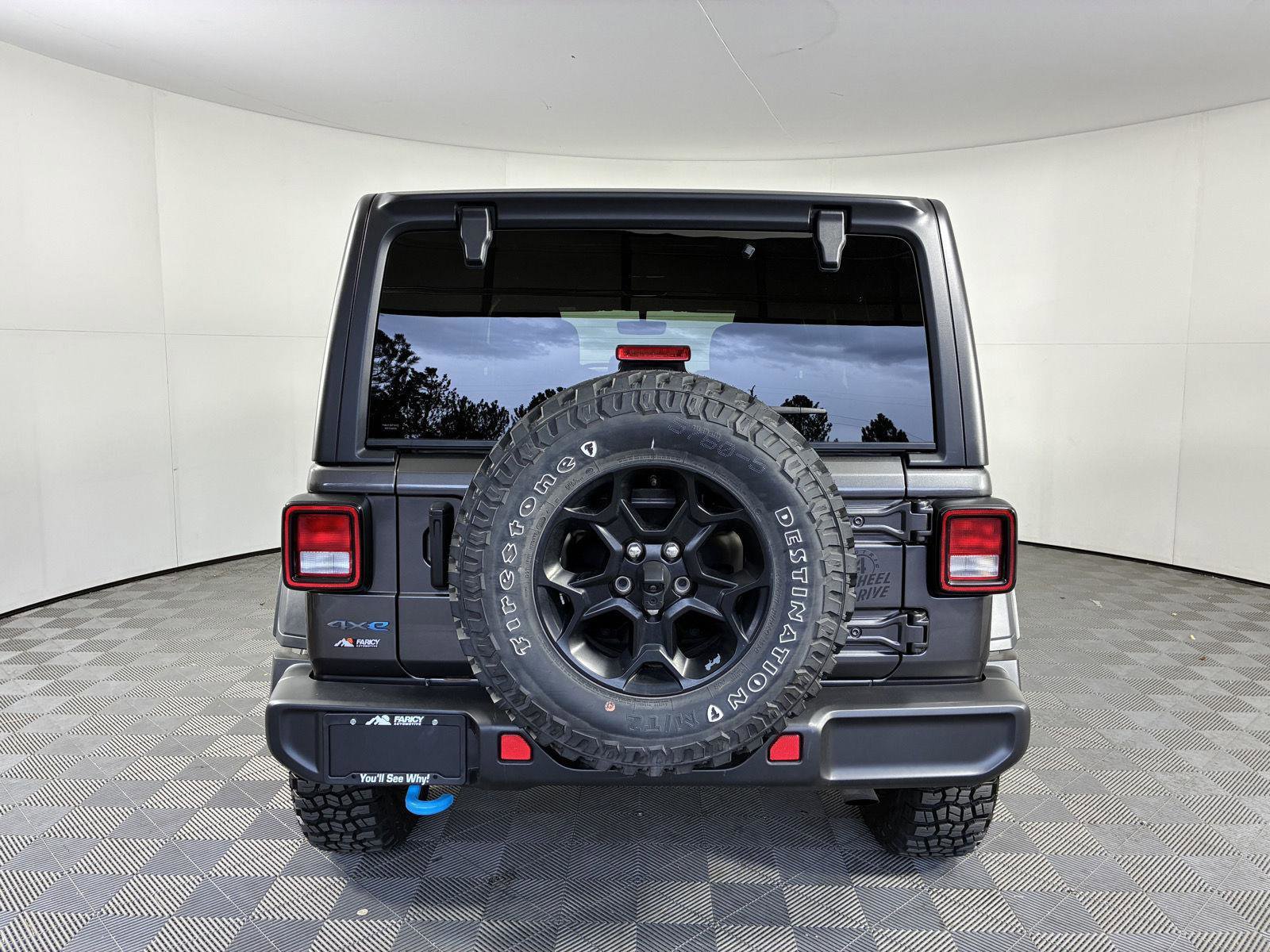 Used 2023 Jeep Wrangler Unlimited w/ Cold Weather Group AWD/4WD image 3