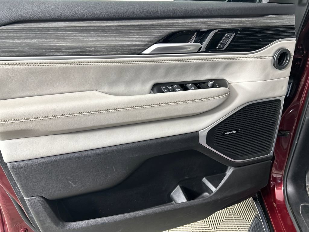 Used 2024 Jeep Wagoneer Series III image 11