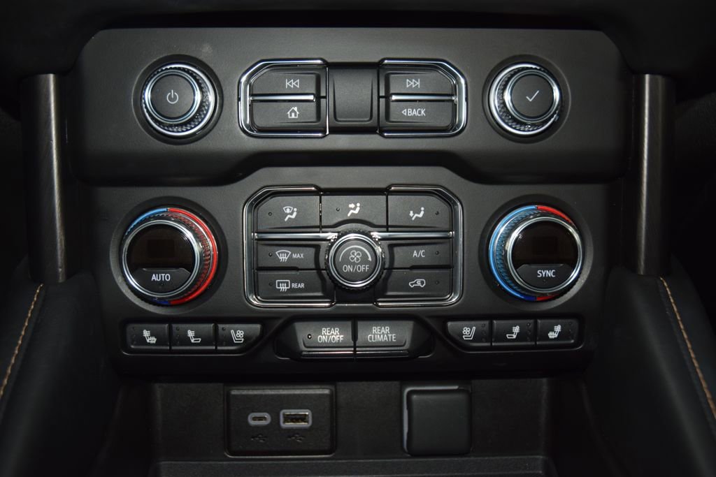 Used 2024 GMC Yukon AT4 AWD/4WD image 36
