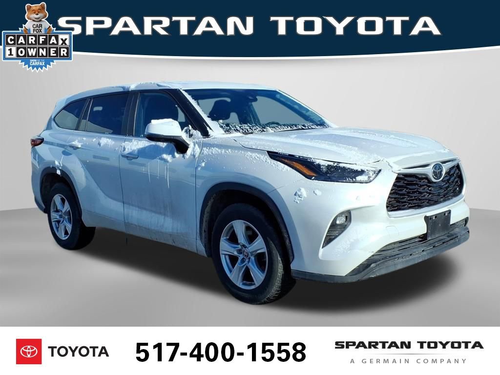 Used 2023 Toyota Highlander LE image 5