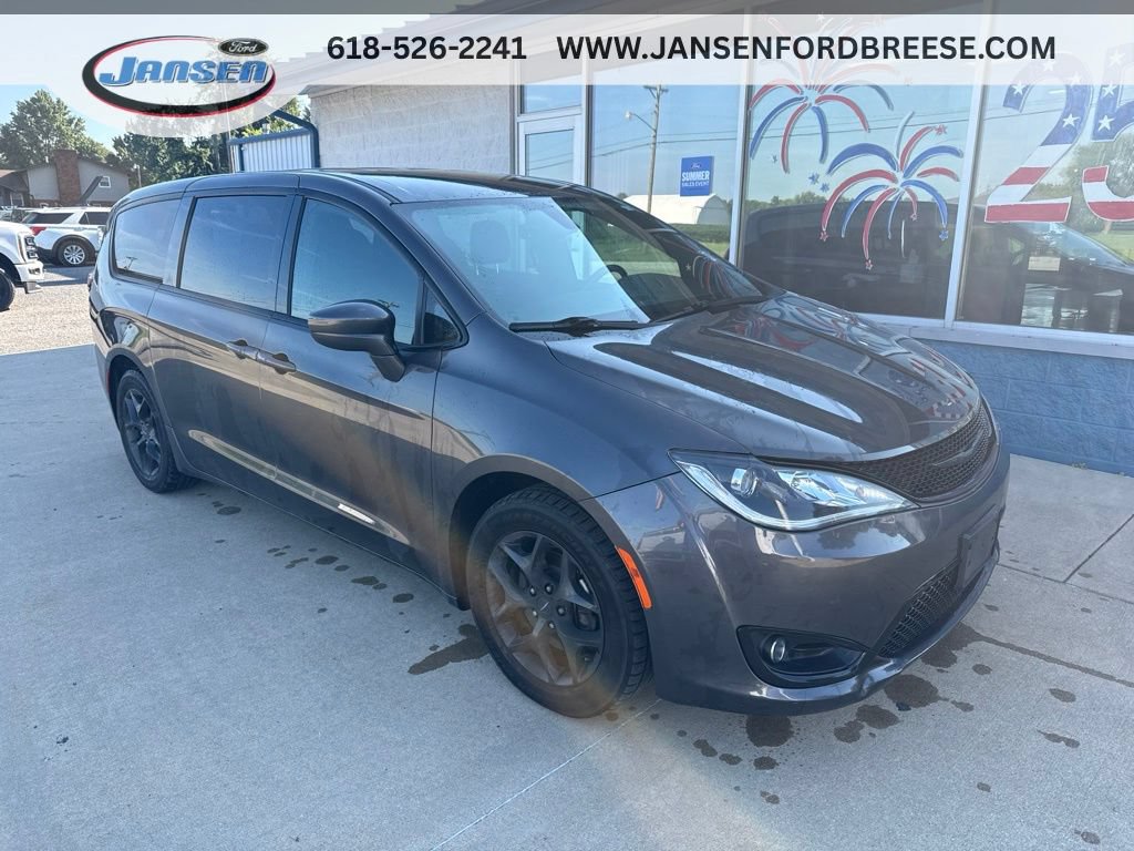 Used 2019 Chrysler Pacifica Touring Plus w/ S Appearance Package FWD image 1