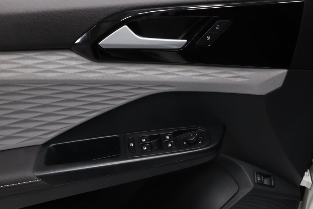 Used 2024 Volkswagen Taos S image 23