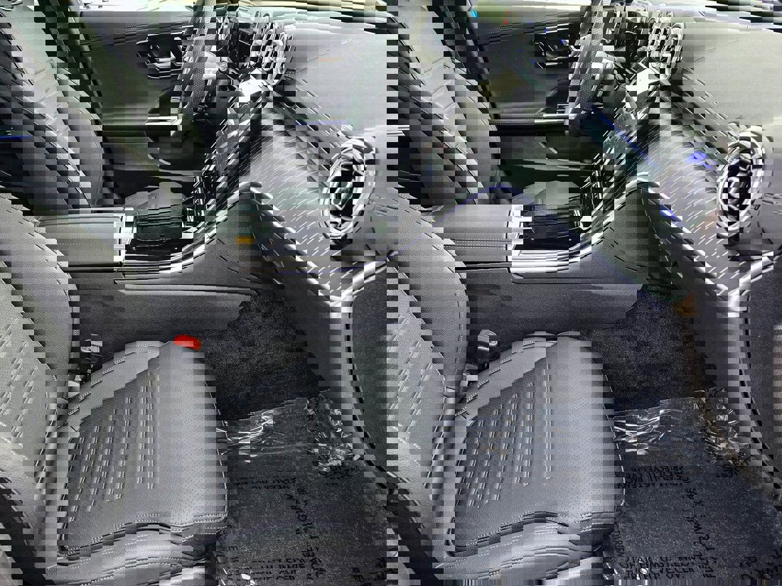 New 2025 Mercedes-Benz C 300 4MATIC Sedan image 35