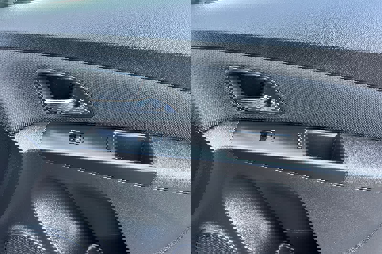 Used 2015 Chevrolet Cruze LT w/ Technology Package image 17