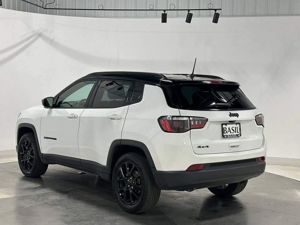 Used 2023 Jeep Compass Latitude AWD/4WD image 13