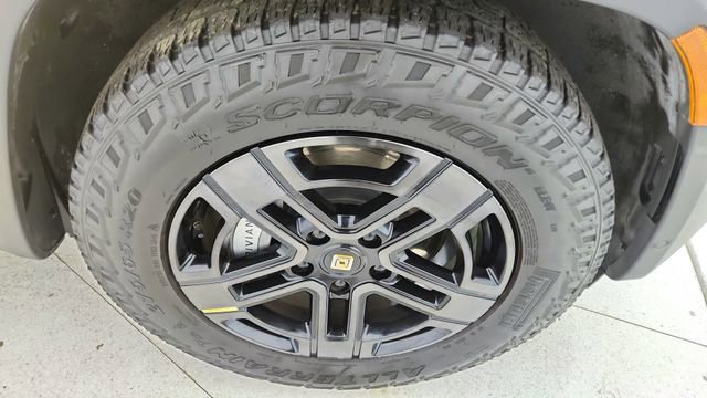 Used 2024 Rivian R1S Adventure image 59