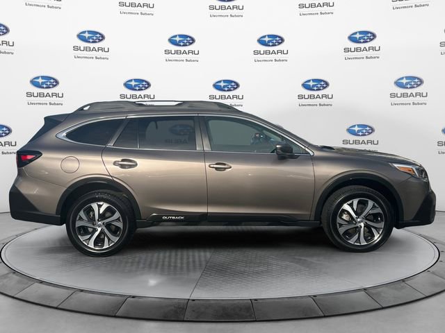 Used 2022 Subaru Outback Limited XT image 3