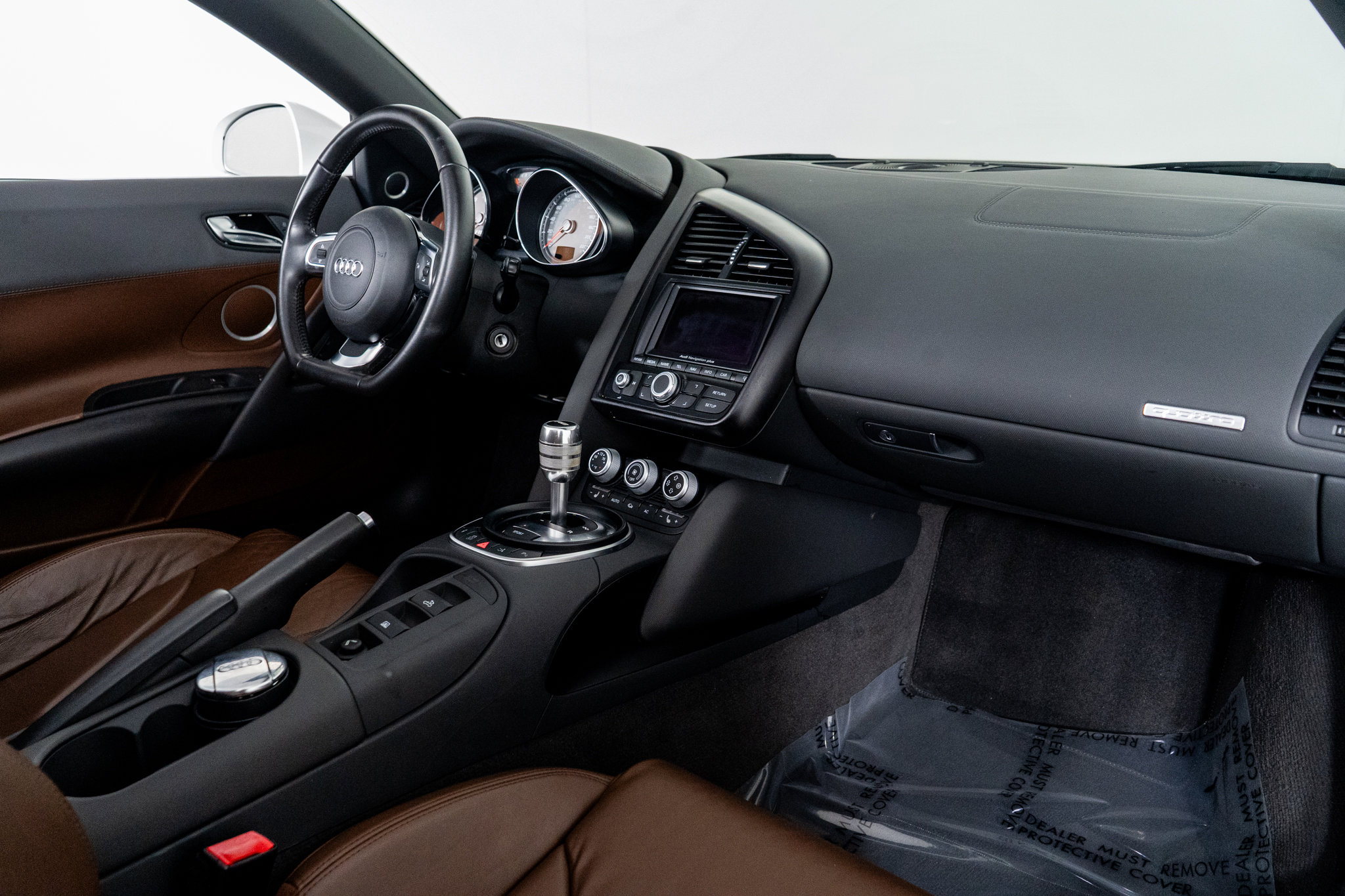 Used 2011 Audi R8 V8 image 45