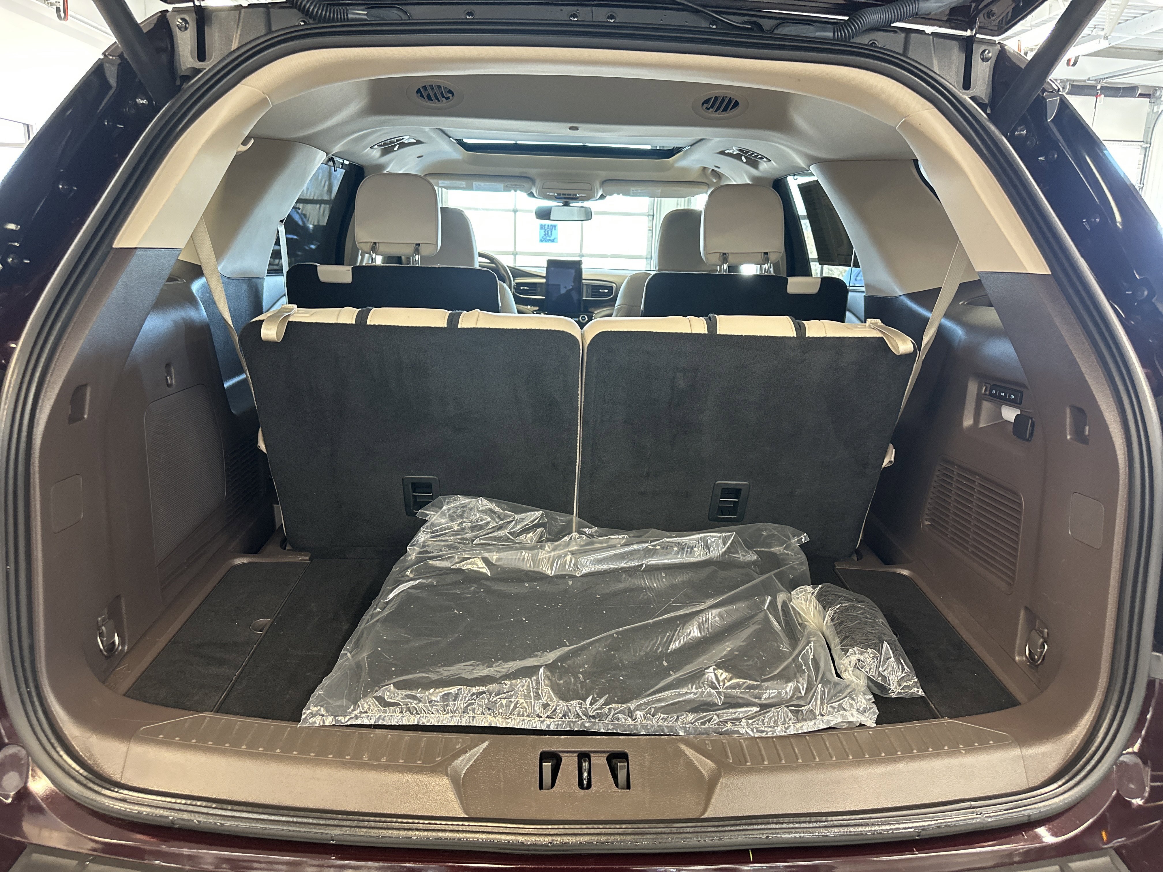 Used 2022 Ford Explorer Platinum w/ Technology Package image 8