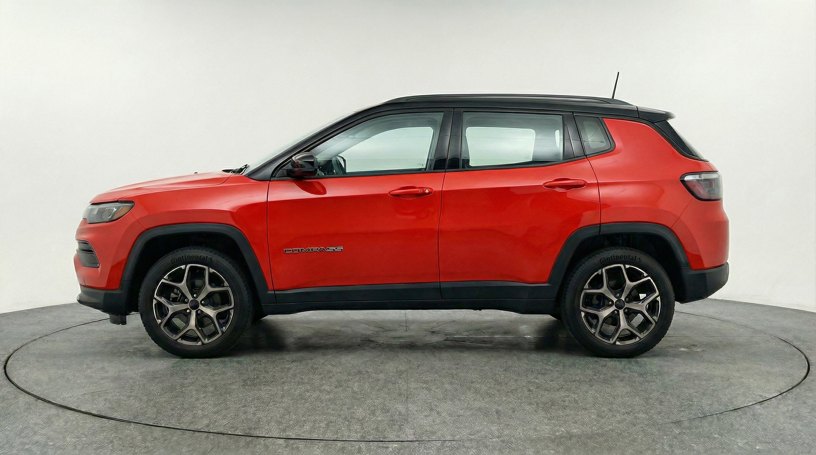 Used 2025 Jeep Compass Limited image 5