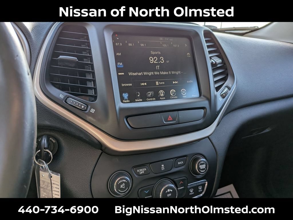 Used 2015 Jeep Cherokee Latitude w/ Cold Weather Group FWD image 18