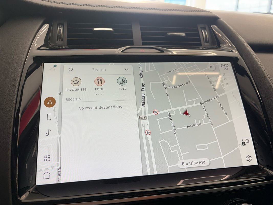 Used 2022 Jaguar E-PACE SE image 33