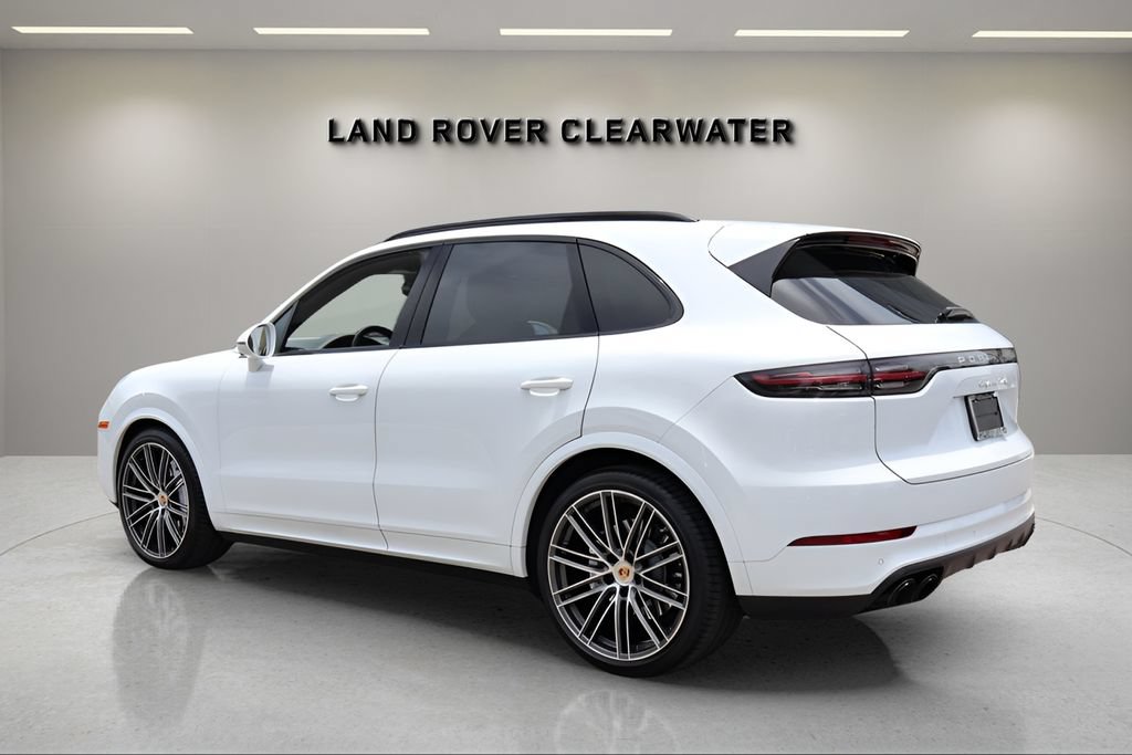 Used 2023 Porsche Cayenne Turbo AWD/4WD image 3