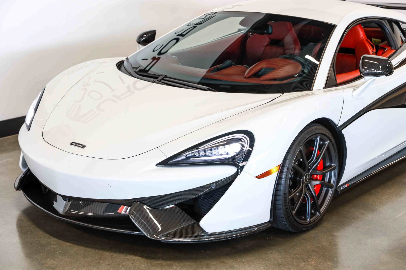 Used 2016 McLaren 570S Coupe RWD image 25